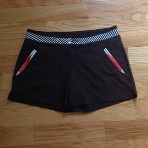 Woman's golf shorts