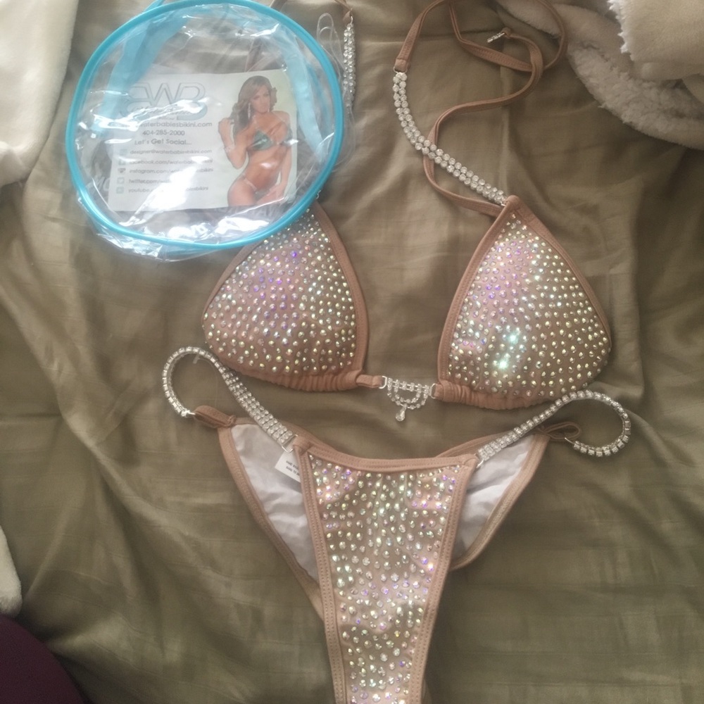 Only worn once!