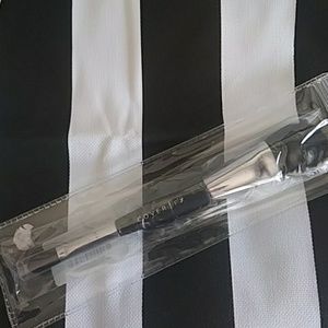 NWT Coverfx contour/blush brush🎇🎆