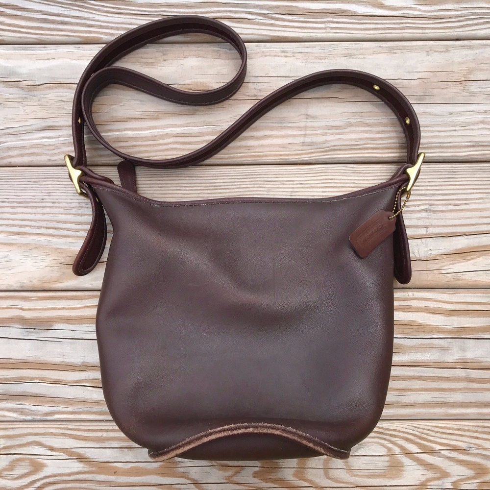 VINTAGE 90's Leather COACH Bag!