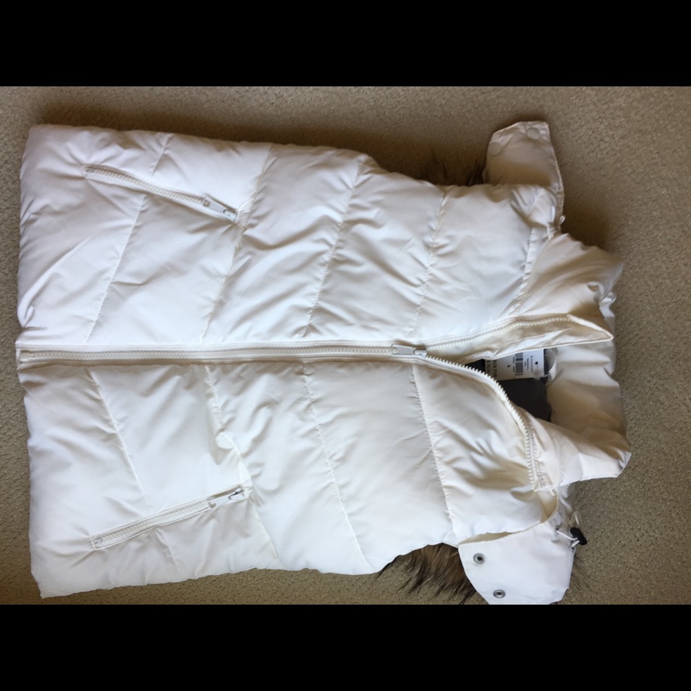 Gap ivory puffer vest