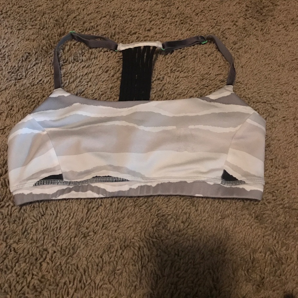 Lululemon sports bra