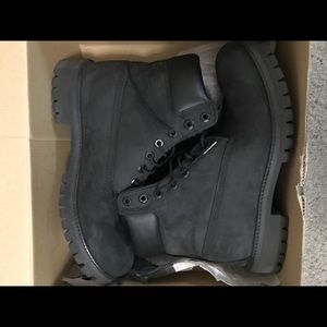 Black timberlands boots