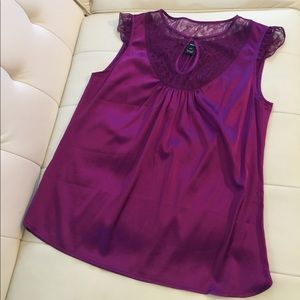 Like New Club Monaco 94%silk Blouse sleeveless