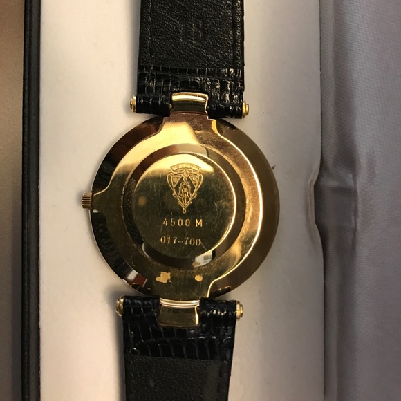 Gucci watch 4500M unisex main image 7