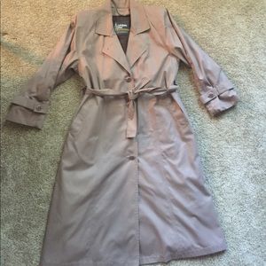 FINAL PRICE: London Fog Coat Size 6 Petite.