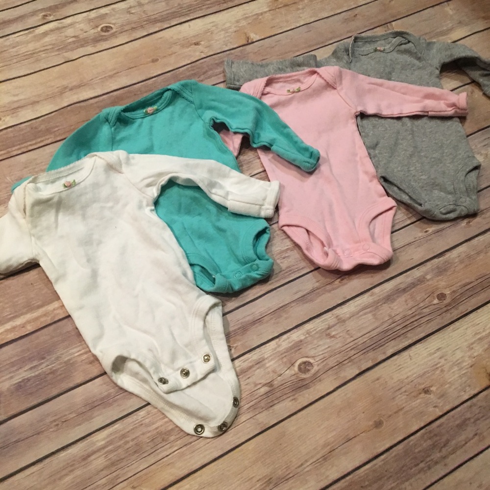 Set of 4 long sleeve bodysuits