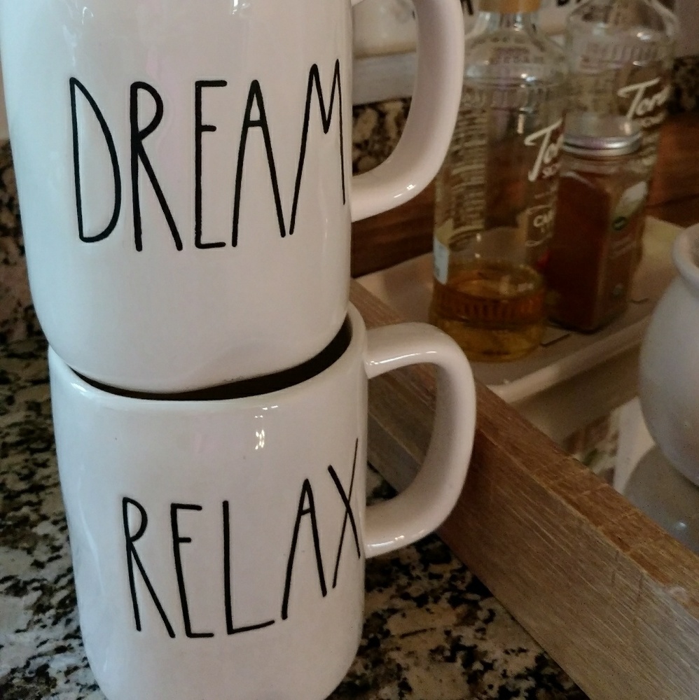 Rae Dunn Mug Set