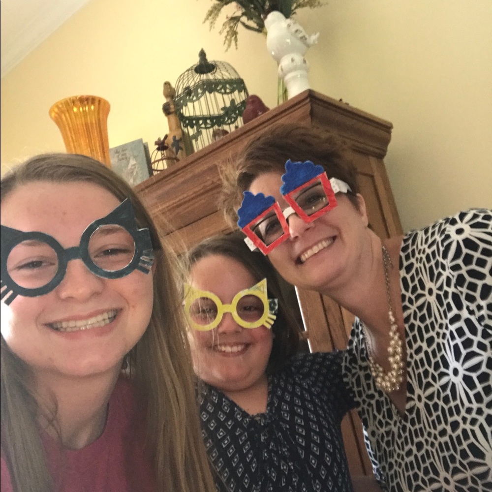 Meet your Posher, Bethay