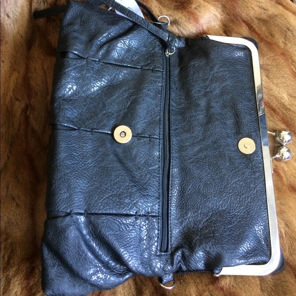 Jessica Simpson black python. - Picture 4 of 6