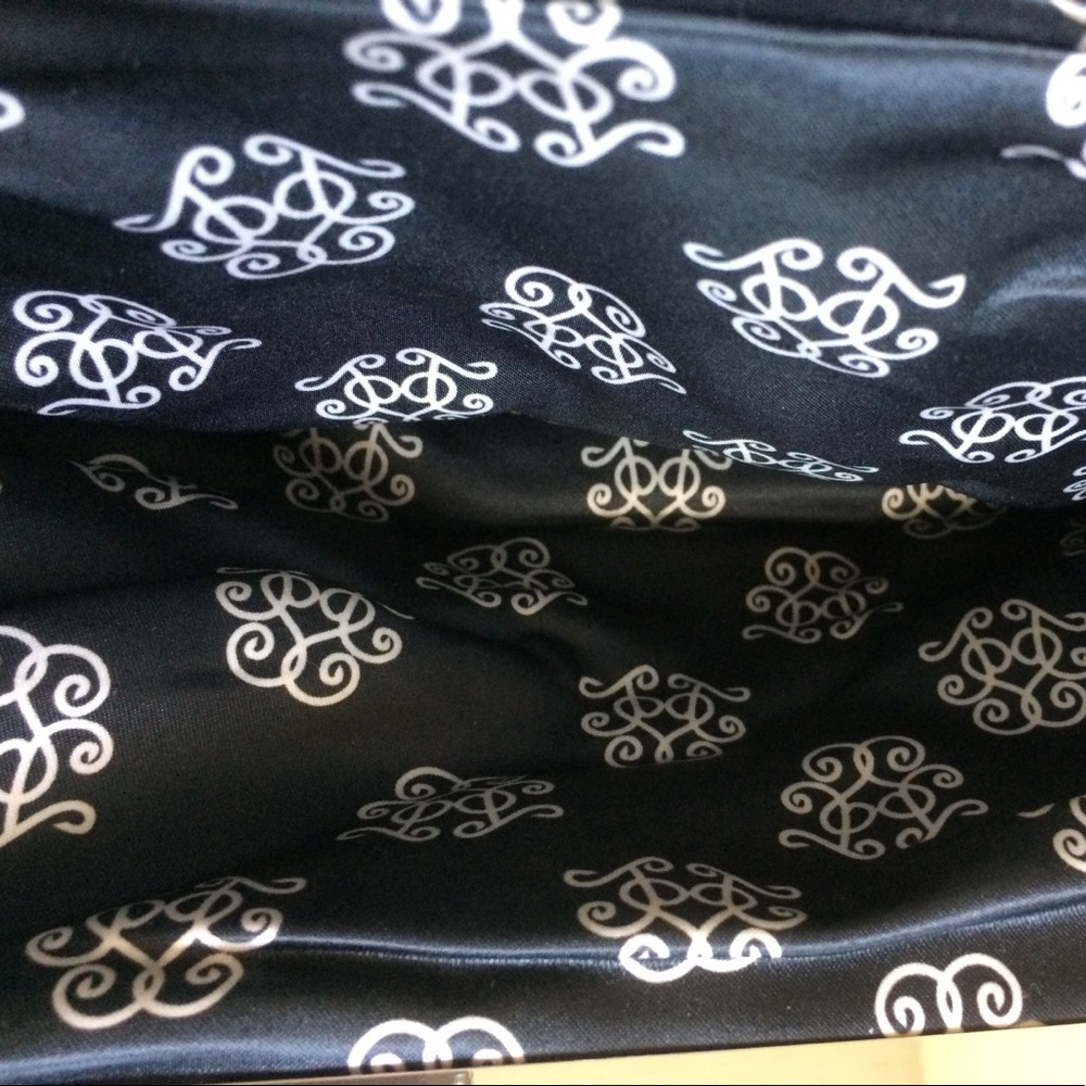 Jessica Simpson black python. - Picture 6 of 6