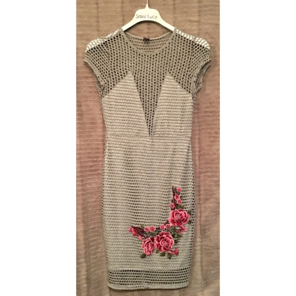 Grey Midi Dress w Stitched Flower Detail