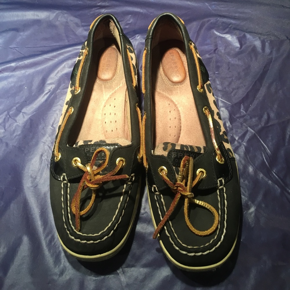 Slip on boat shoes