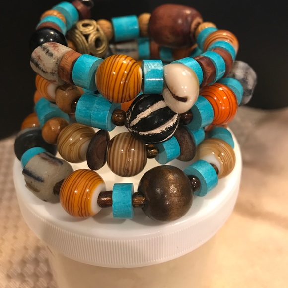 Africans inspired wood n glass beaded bracelet - Picture 2 of 2