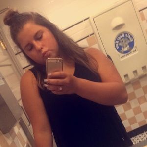 Meet your Posher, Isabella