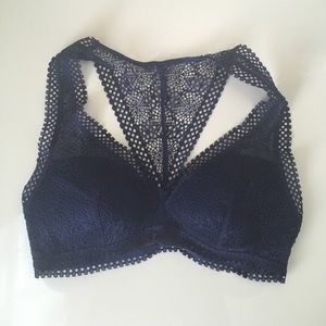 VICTORIAS SECRET BRALETTE