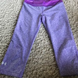 Under Armour cropped leggings.