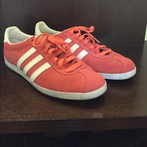 Adidas Gazelle size 9