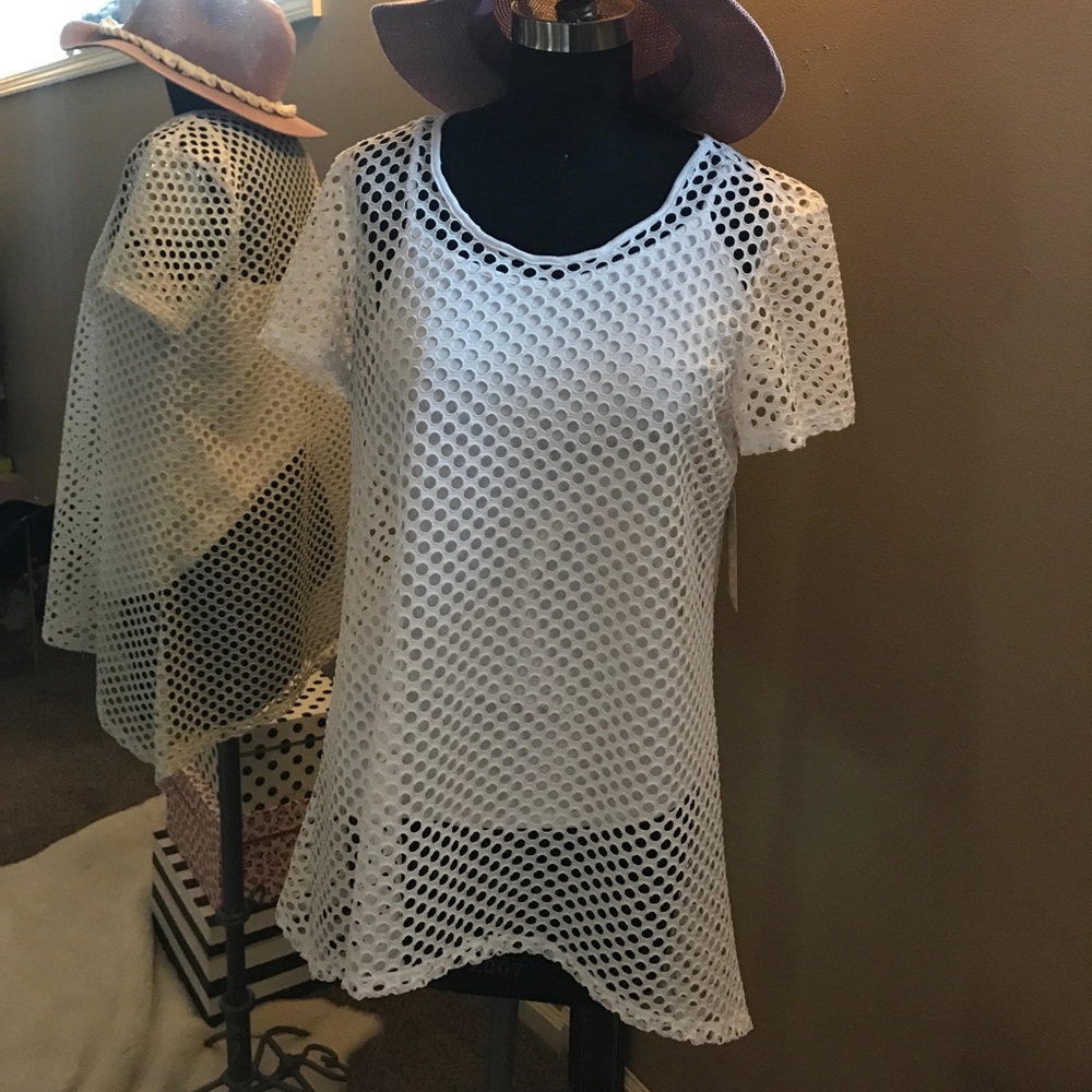 White cap sleeve circle tee
