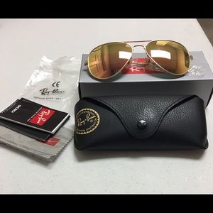 Ray  Ban rose gold 🌹 sunglasses