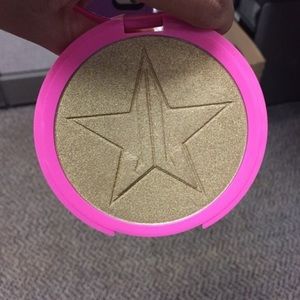 Jeffree star highlighter