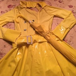 Cute yellow raincoat dance costume