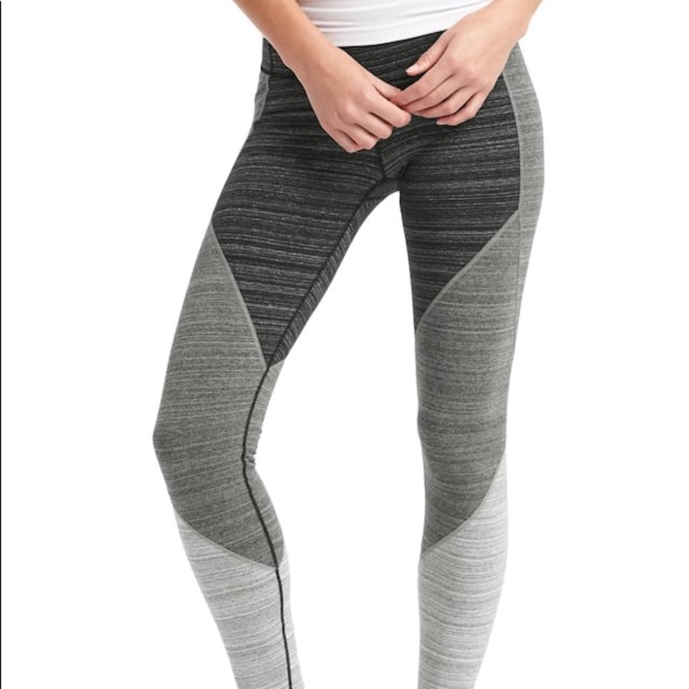 NWOT Gap Fit Colorblock Legging - Size S