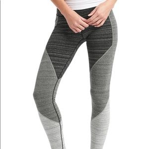 NWOT Gap Fit Colorblock Legging - Size S