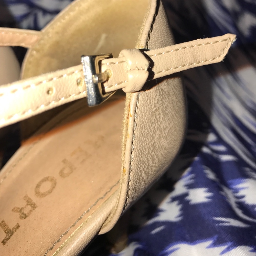 Heels - Picture 3 of 3