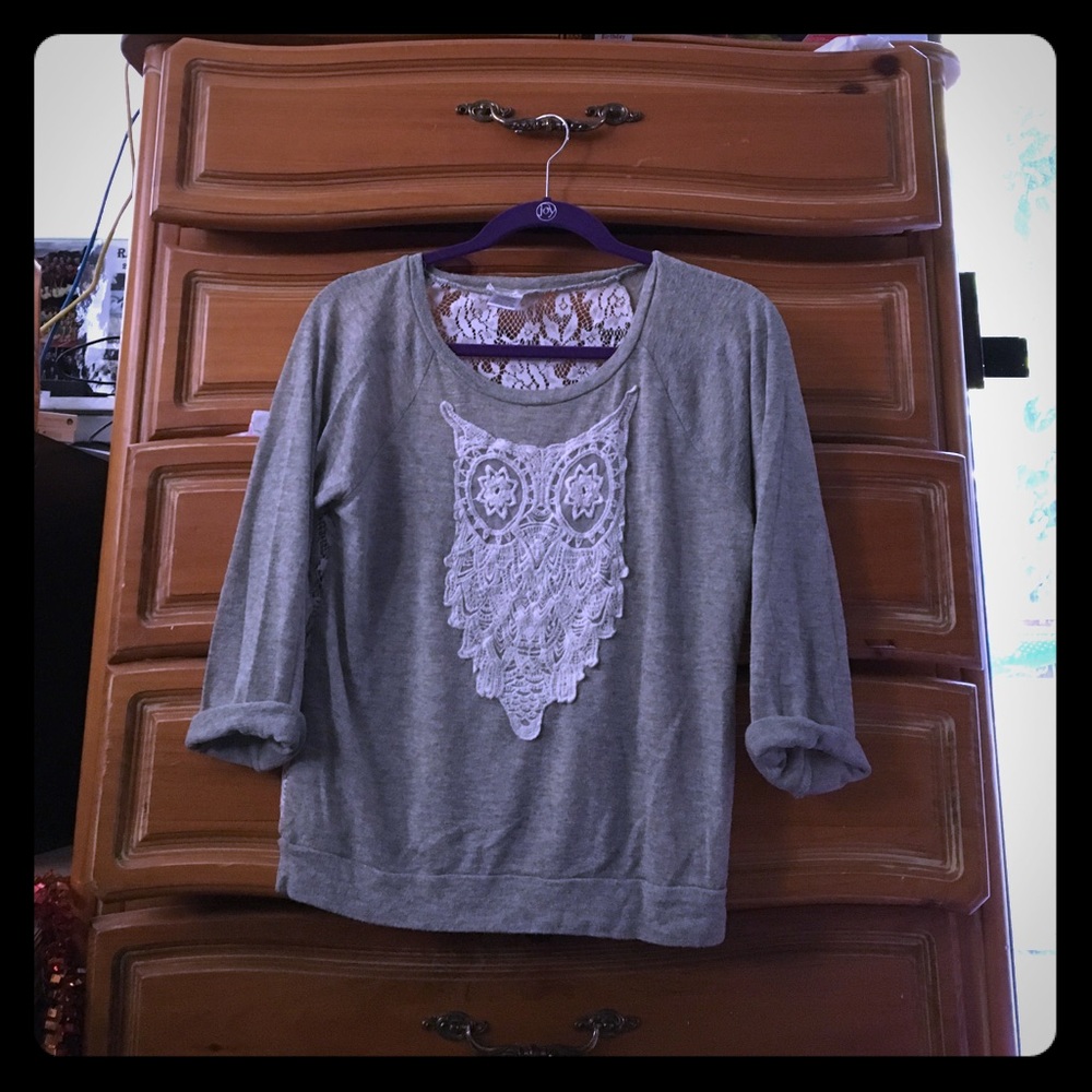 Quarter sleeve lace top