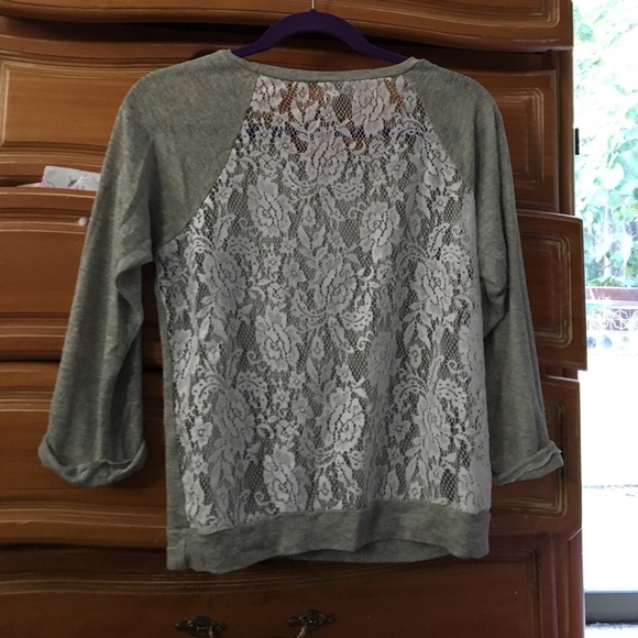 Quarter sleeve lace top - Picture 2 of 2