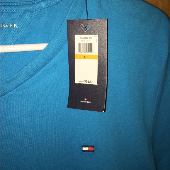 Tommy Hilfiger tee shirt - Picture 2 of 2