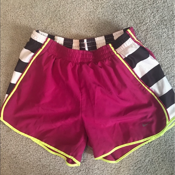 CLOSET CLEAR OUT Nike shorts - Picture 1 of 3