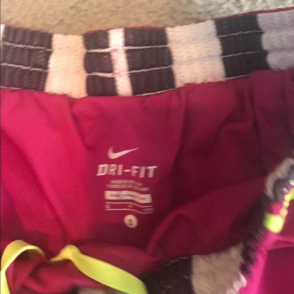 CLOSET CLEAR OUT Nike shorts - Picture 2 of 3