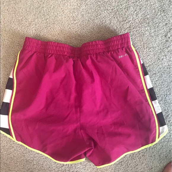 CLOSET CLEAR OUT Nike shorts - Picture 3 of 3