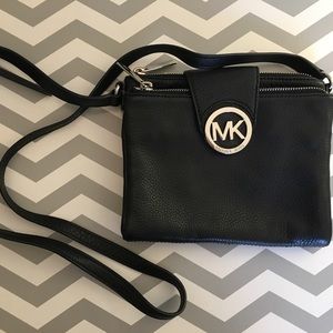 👜MICHAEL KORS Fulton Crossbody👜