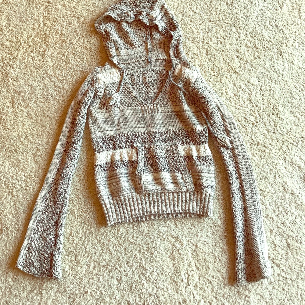 Ripcurl beach pull over sweater.