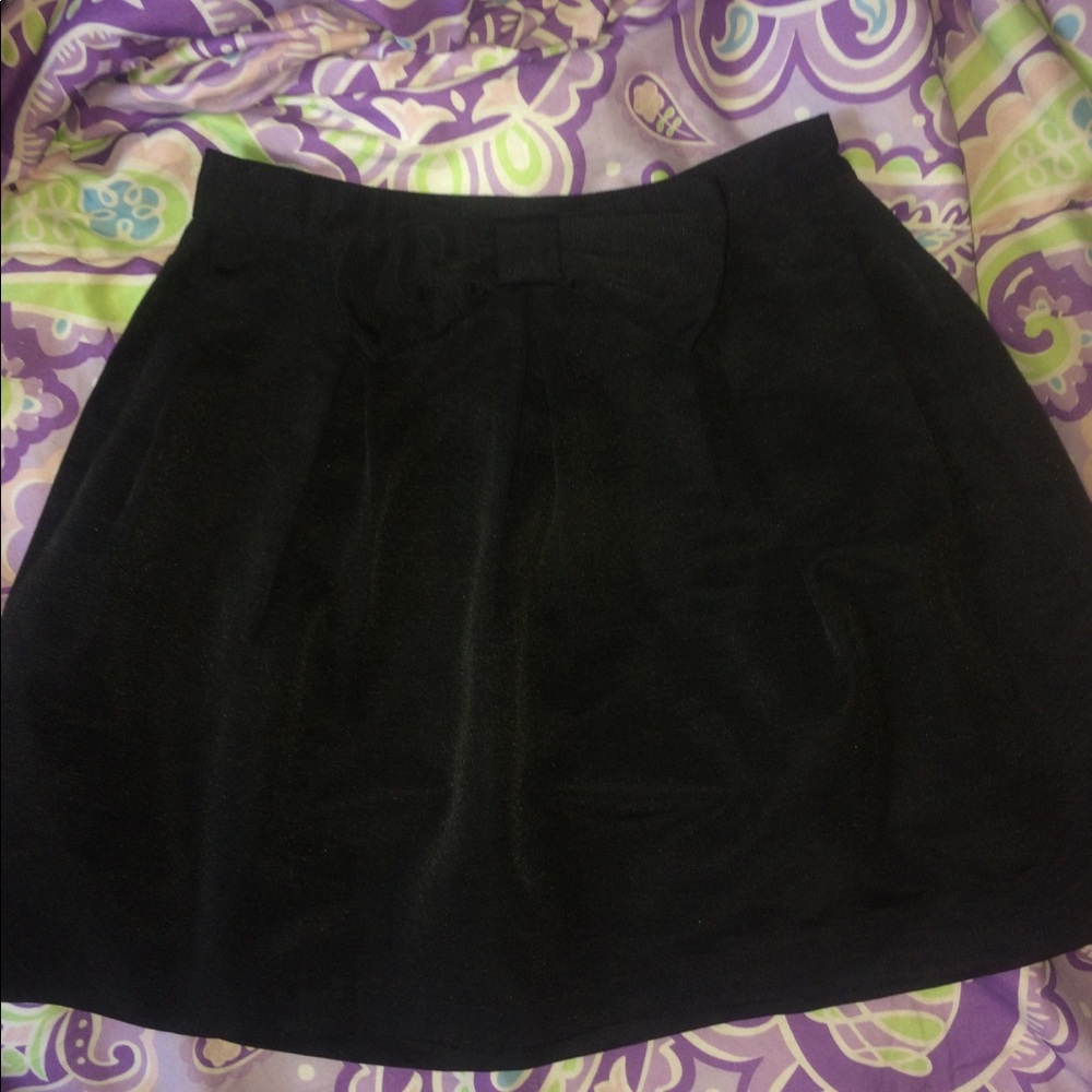 Black bow skirt