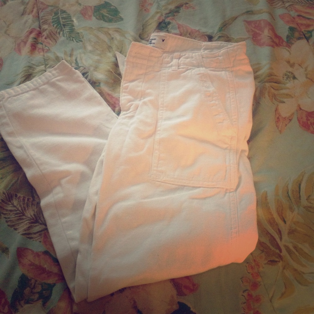 American Eagle white Capri,  soft jean type