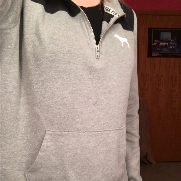 Victoria's Secret PINK- Quarter Zipped Sweatshirt - Picture 1 of 3
