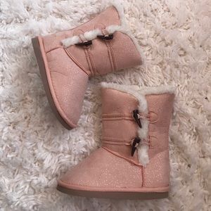 NWOT Toddler glitter fur boots size 10