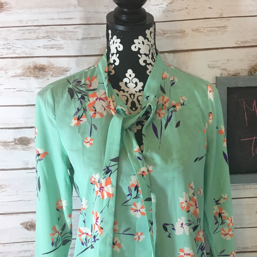 Mint floral chiffon top size small