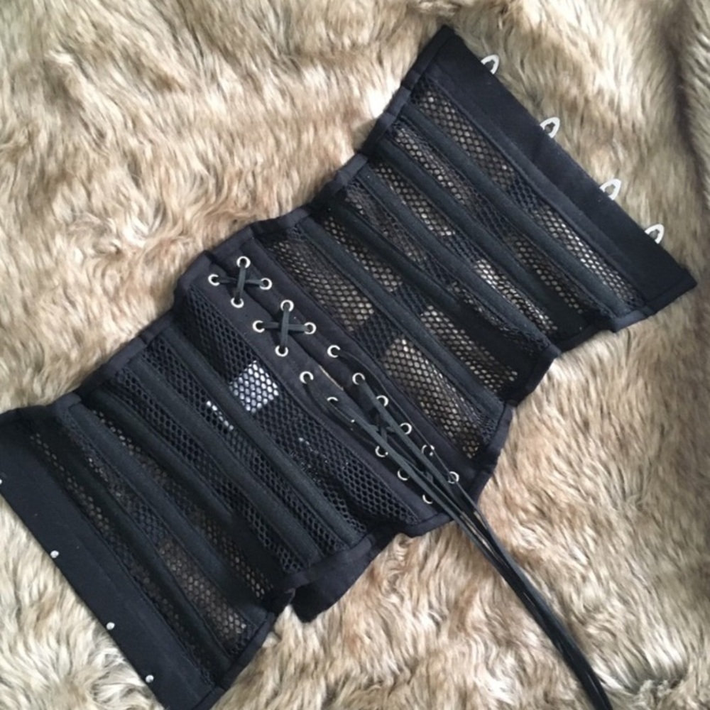 SPIRAL STEEL BONED MESH UNDER BUST CORSET, BLACK ✨