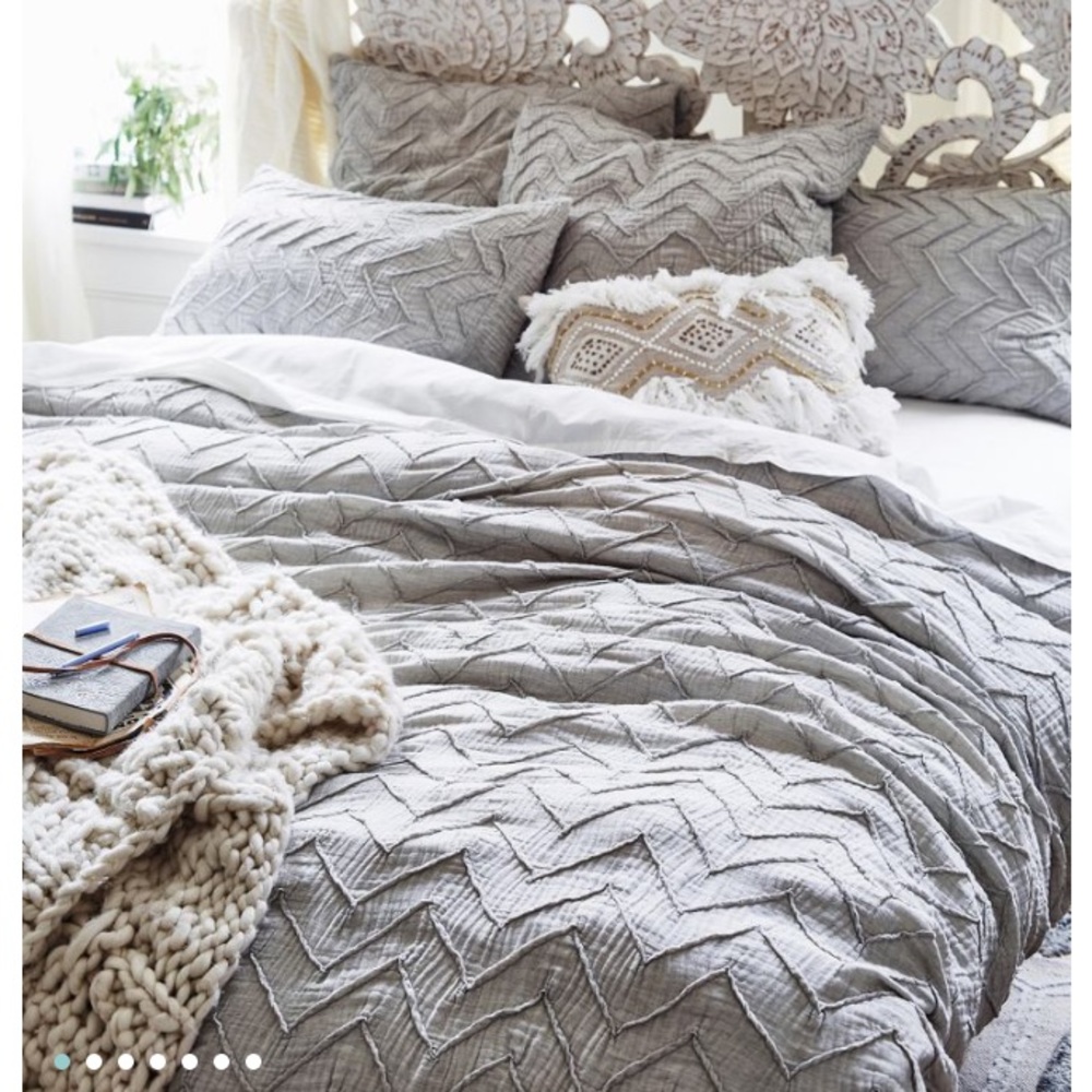 Anthropologie Twin Textured Chevron Duvet
