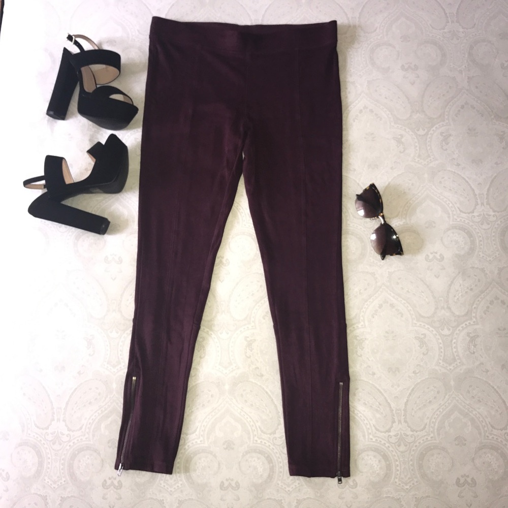 🆕NWOT!! Express suede jeggings!