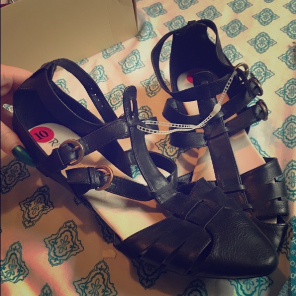 Black sandals