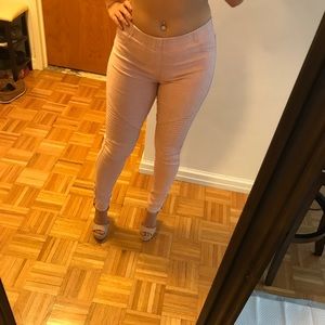 Beautiful and comfy pink jeggings!