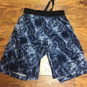 Lululemon 11" short