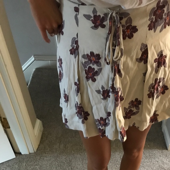 Free People floral skirt, size 2 - Picture 7 of 8