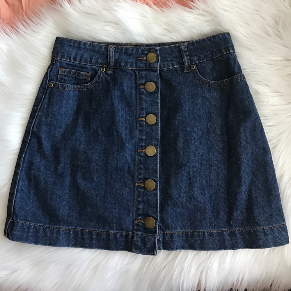 Cute Button-Up Denim Skirt